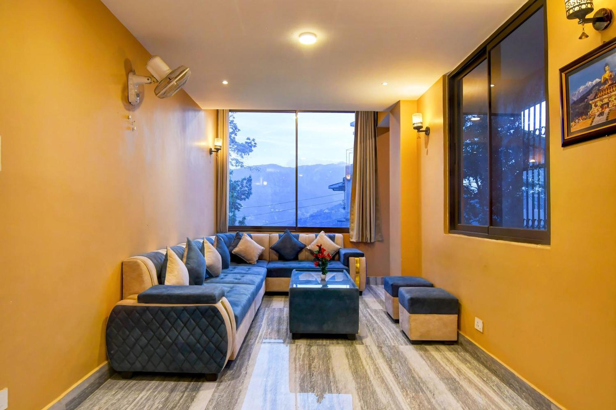 Super Townhouse Downtown Gangtok Hotel Buitenkant foto